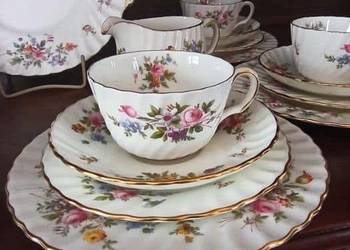 Marlow. MINTON. Made in England. Serwis dla 5 osób z paterą. 2 talerze