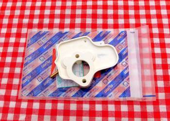 Podstawka izolator gaźnika 1 króciec Fiat 126p 126 EL elegant ORYGINAŁ