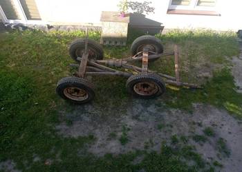 Traktor wóz plus maszyny rolnicze pług, kultywator. Brony. Radełka.