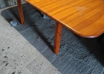 Stół drewniany rozkładany plus krzesla