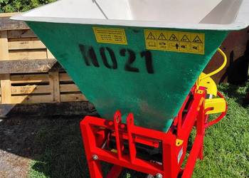 Rozsiewacz  nawozu wapna klos