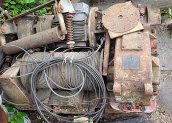 Wyciągarka przekladnia ,silnikiem elektrycznym