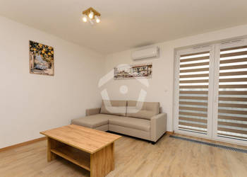 Kawalerka z balkonem w bloku z windą - Drabinianka