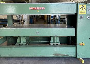 Bütfering - hydrauliczna prasa do forniru