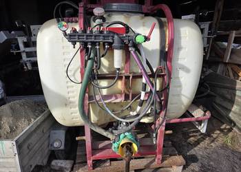 Opryskiwacz Hardi zawieszany 15m 1000l; doinwestowany