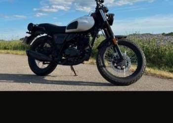 Keeway X Light 125