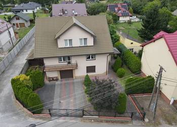 WYJĄTKOWY DOM WOLNOSTOJĄCY Z POTENCJAŁEM (291 m²)–3 NIEZALEŻNE KONDYGNACJE!
