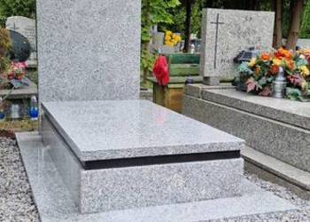 Nagrobek pojedynczy strzegomski,szwed nr.2274 DZIERŻONIÓW