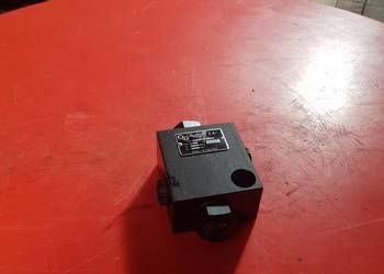5040995561 Regulator przepływu oleju kombajn BIZON