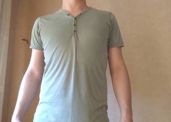 tshrt isolid na guziki