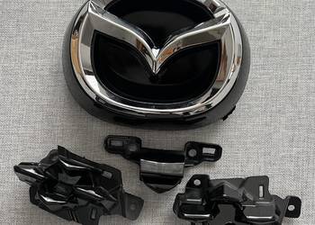Mazda CX-30 Emblemat Znaczek Grill Zaślepka Czujnika Parkowania Kamery