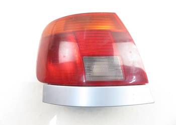 LAMPA LEWA TYLNA AUDI A4 B5 