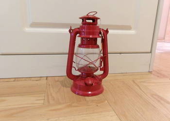 Lampa naftowa - kolor czerwony , nowa