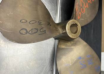 Śruby mosiężne napędowe do Łodzi