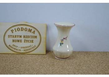 Mały porcelanowy wazonik w kwiatowy wzór – dekoracja vintage