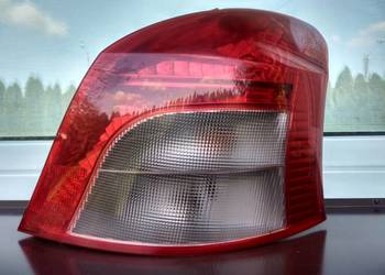 Toyota Yaris II 2 lampa tył tylna prawa wkład oprawka oryginał 2005-2008