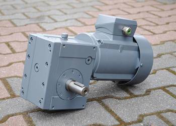 Motoreduktor kątowy 0,55kw. 120obr./min. ZURRER AG. TFV65/4-3/1MH