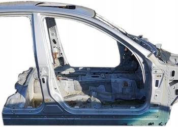 SŁUPEK ŚRODKOWY PRAWY INFINITI G37 SEDAN