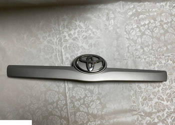 TOYOTA VERSO BLENDA KLAPY TYLNEJ LISTWA 768110F050 TOYOTA VERSO BLENDA KLAPY TYLNEJ LISTWA 768110F050