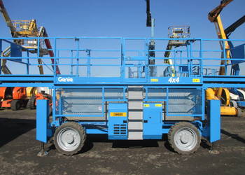 Podnośnik nożycowy spalinowy Genie GS 4390 RT 4x4