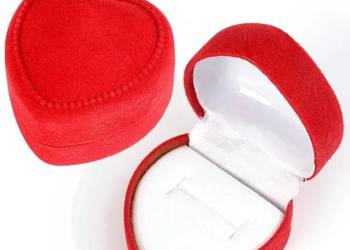 Aksamitne pudełko w kształcie serca na pierścionek | 4,5cm