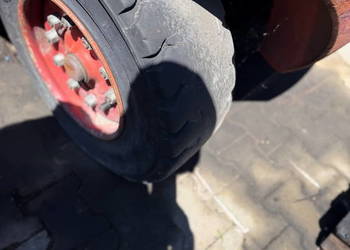 koła 250-15 z felga Linde H40 H45 H50 seria 352 394 tylna oś  części LINDE