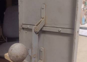 Zabytkowa kratka wentylacyjna