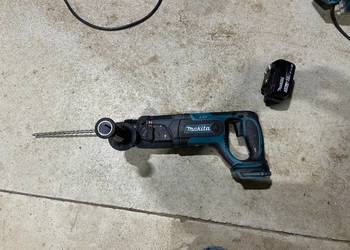 Młotowiertarka Makita DHR241