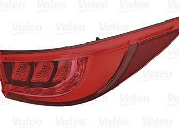 Infiniti Q30 H15 15‑19 Lampa tylna zewnętrzna prawa LED Valeo