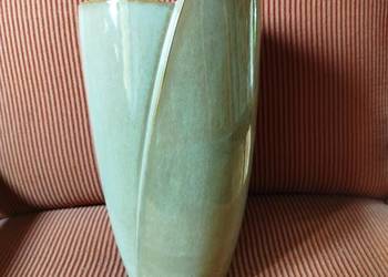 Ceramiczny asymetryczny beżowy flakon, 27 cm wysokości, 15 cm średnicy