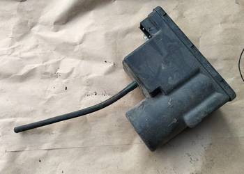 AUDI  80 B4 A4 B5 80 B3 4A0862257APOMPA Pompka Centralnego Zamka prawy tył