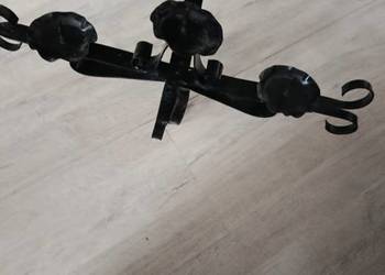 Metalowy kuty świecznik trzy ramiona stary, wiszący