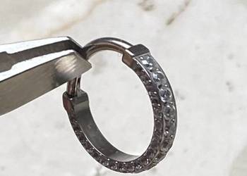 Kolczyk Kółko Tytan z Cyrkoniami Kliker Trzy Rzędy Cyrkonii 10 mm, 1,2 mm