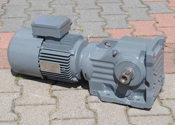 Motoreduktor kątowy 1.5kw. 40obr./min.. z hamulcem. SEW