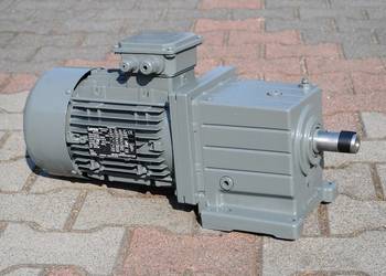 Mototoreduktor 3kw. 143obr./min.. FIRMY  LENZE