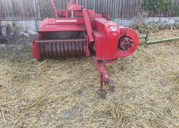 Prasa kostkującą Massey Ferguson 15-8 MF