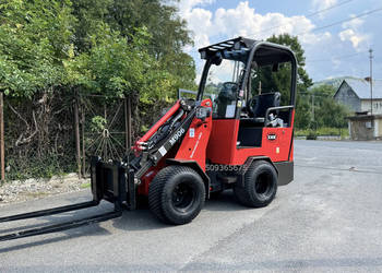 Ładowarka teleskopowa KMM M906 udźwig 1T