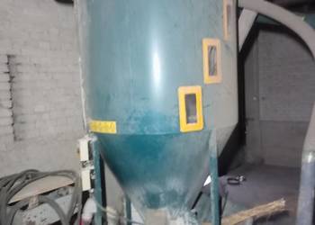 Młynek z mieszalnikiem pasz