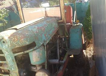 Sprzedam traktor sam silnik s 15 dzwonić po 16