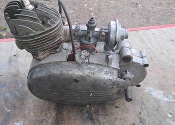Komar 230 silnik