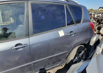 DRZWI LEWE TYŁ TOYOTA COROLLA VERSO