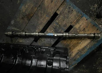 Wałek rozrządu 837070193 camshaft Sisu 620 oryginał