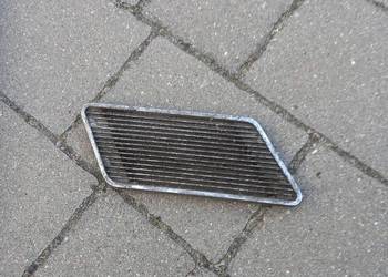 Wloty słupka  powietrza chrom Fiat 125p klamka