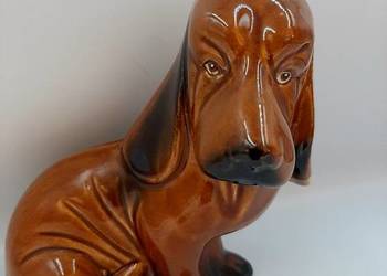 Śliczna ceramiczna figurka jamnik / pies / baset - sygnowany