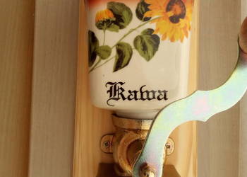 Młynek do kawy  ze słonecznikiem , wiszący