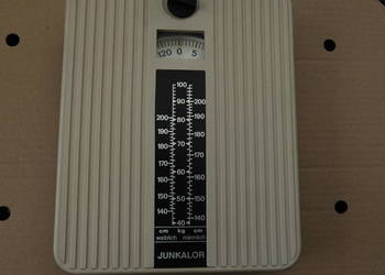 waga łazienkowa tradycyjna  nie wymaga baterii