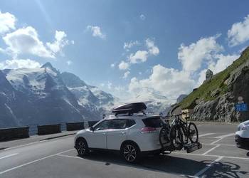 Ładny Nissan x trail z panoramicznym dachem siedmioosobowy z 2016 diesel
