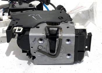 ZAMEK DRZWI PRAWY TYŁ MERCEDES S204 Kombi A2047300435 07-14