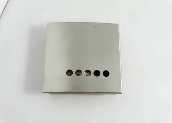 Drewniana szafka na klucze z metalowym frontem, 20.5 x 20.5 cm