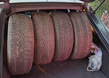 Komplet 4 opon zimowych 215 65 16